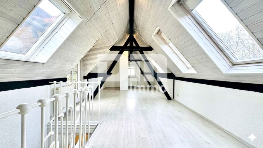 Natur pur - Einfamilienhaus am Ortsrand mit großem Grundstück, Carport und Terrasse - OG / DG Dachstudio / Zugang Terrasse